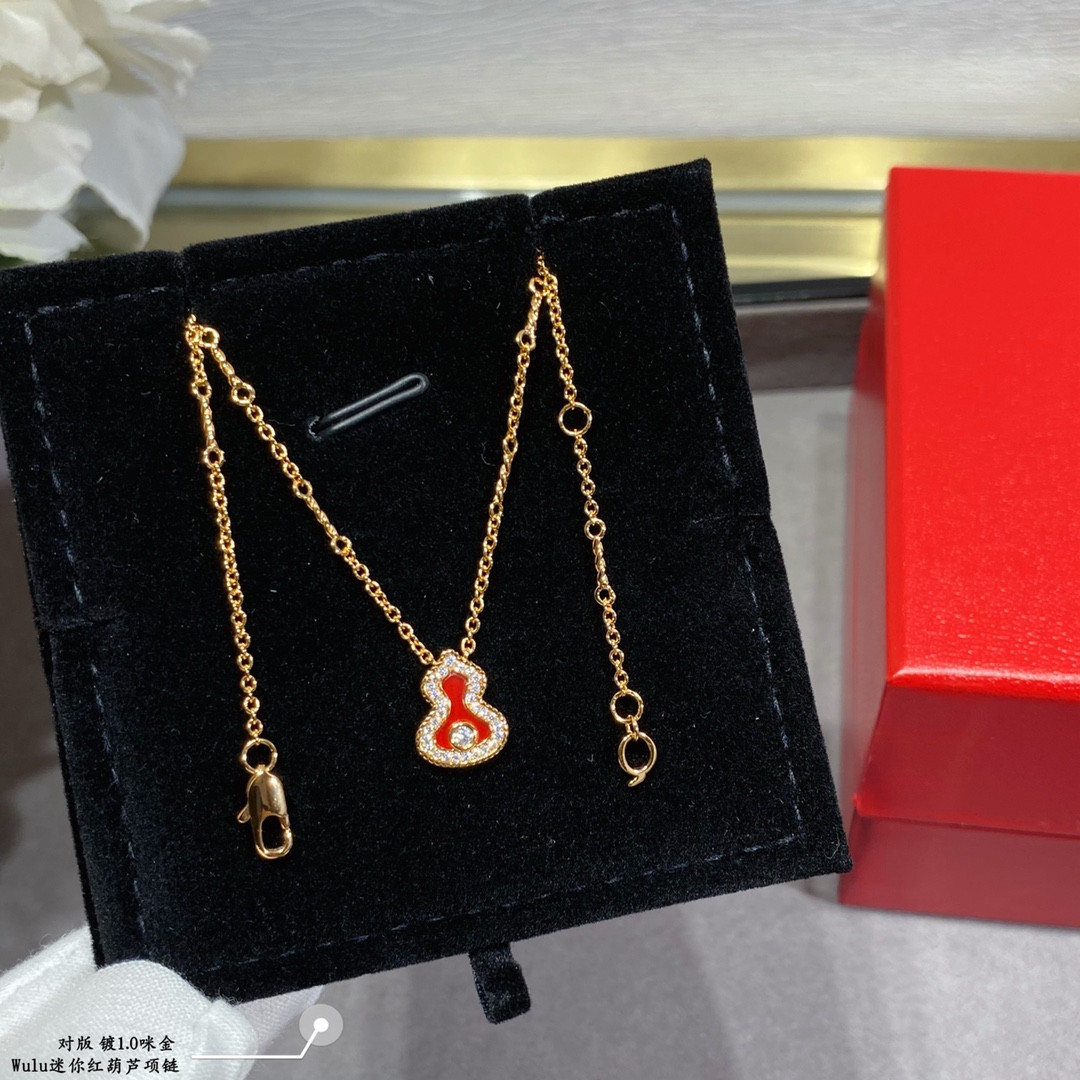 Qee1in mini di*m*nd red gourd necklace