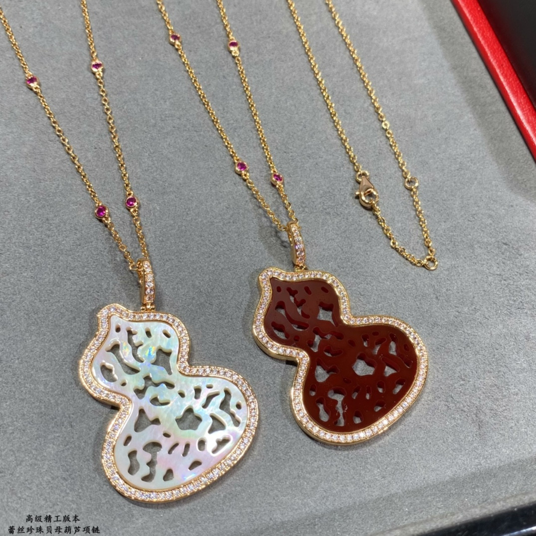 Qee1in large hollow gourd necklace