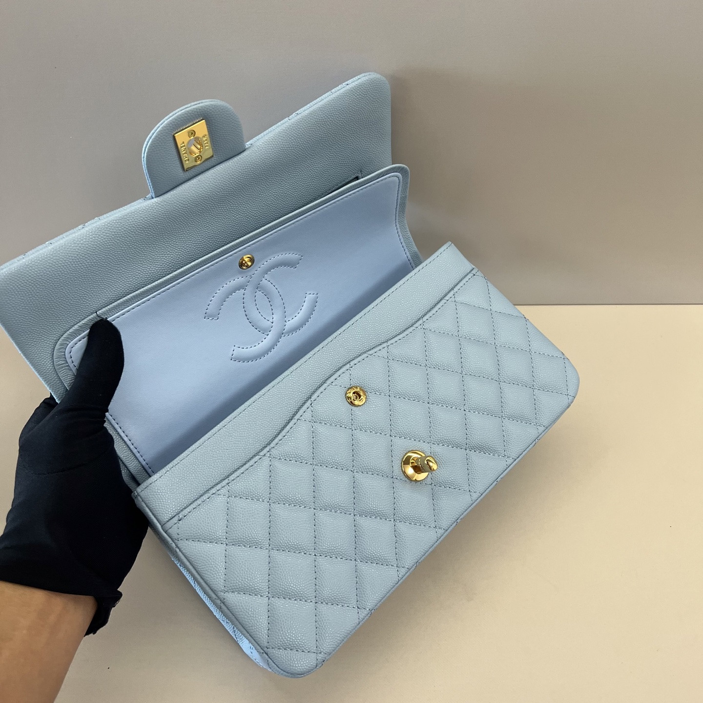 Ch*el flap bag a01112 25x15x6cm