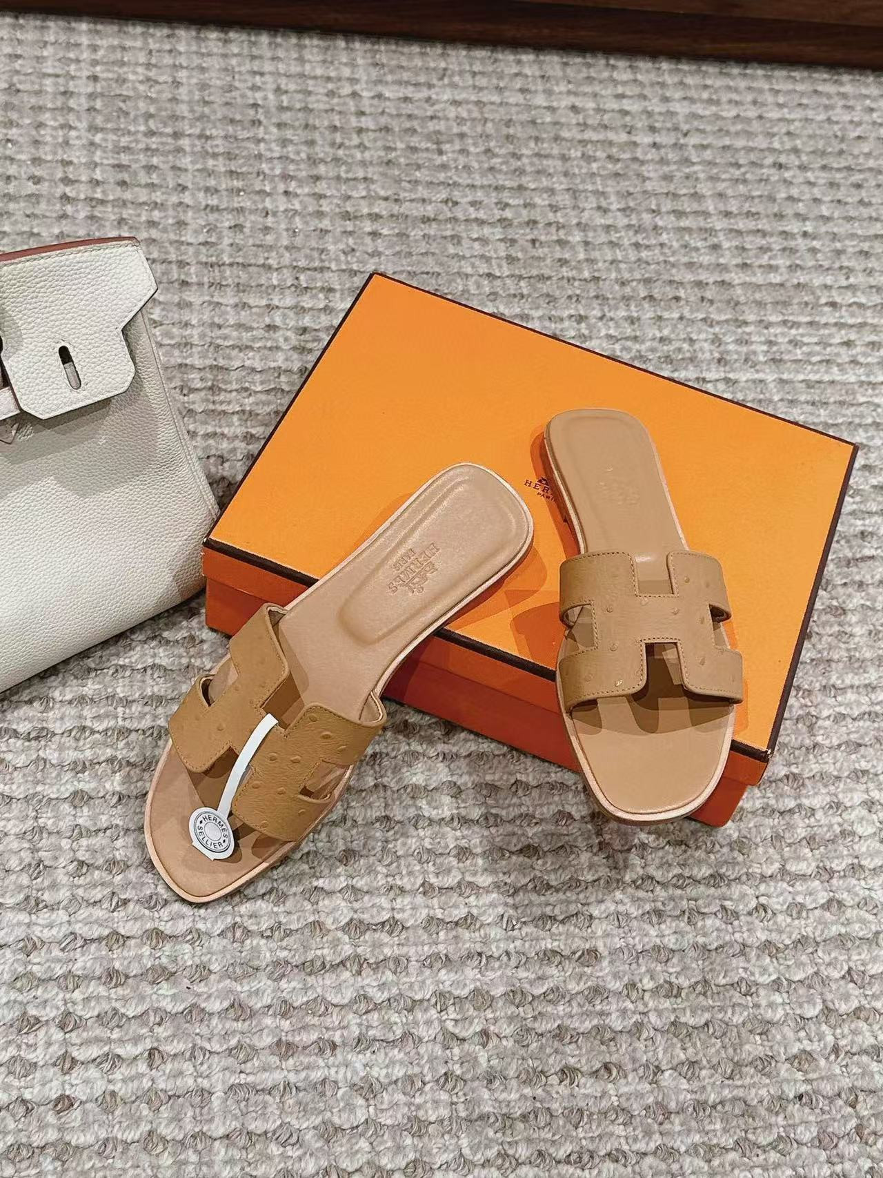 ua H**mes oran sandal