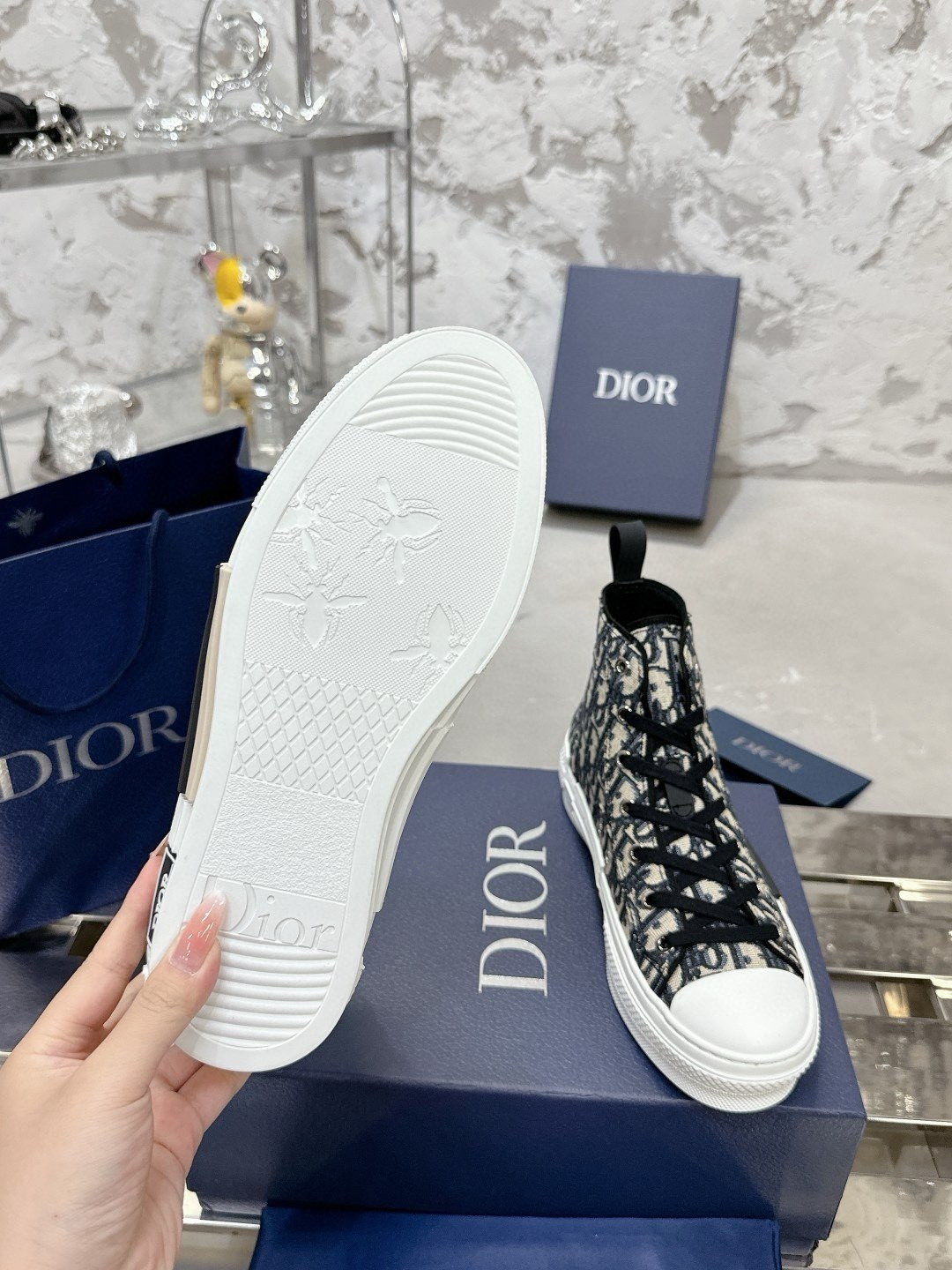 ua D*or sneaker
