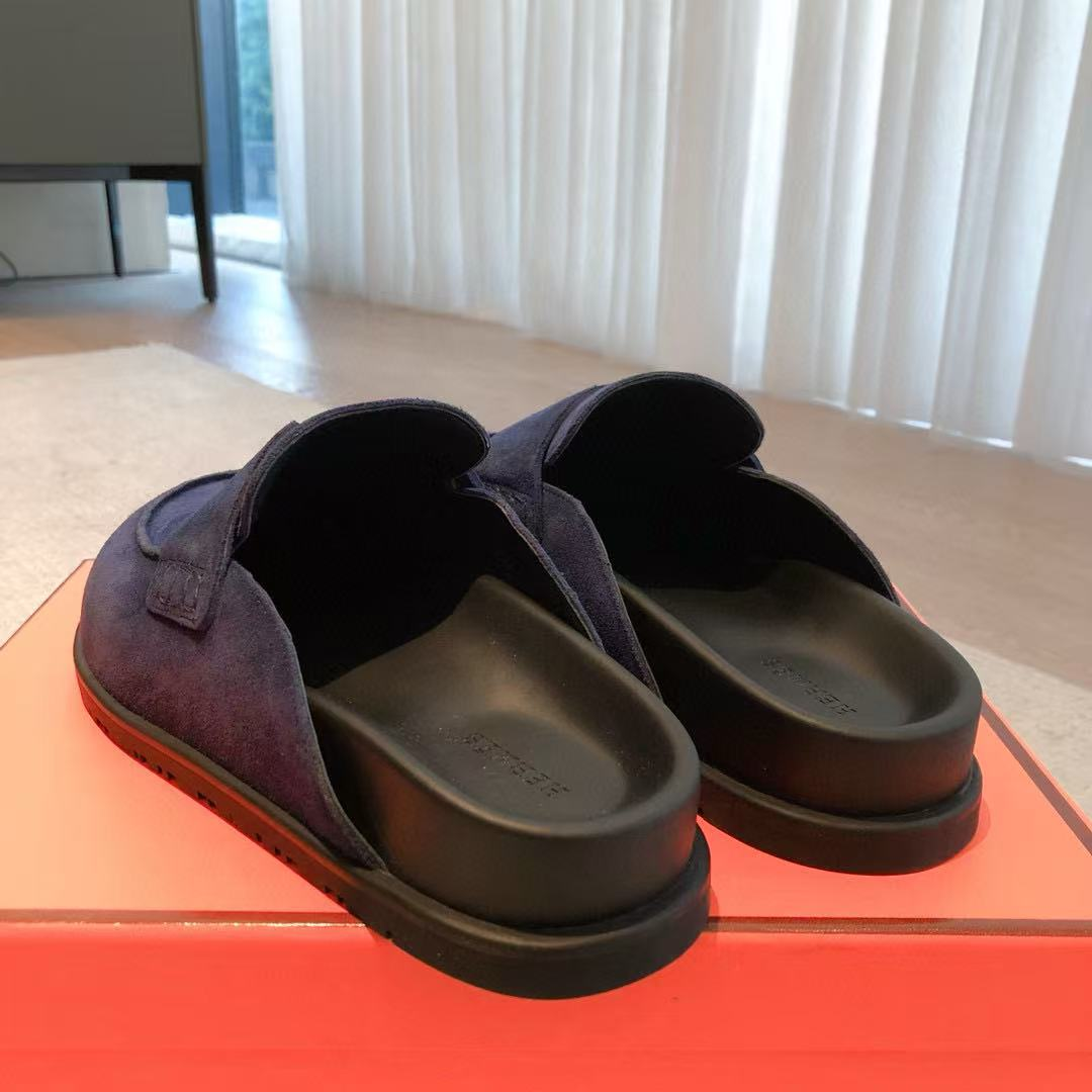 ua H**mes slippers