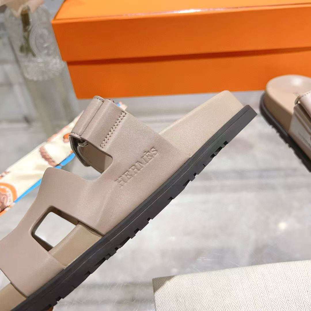 ua H**mes chypre sandal