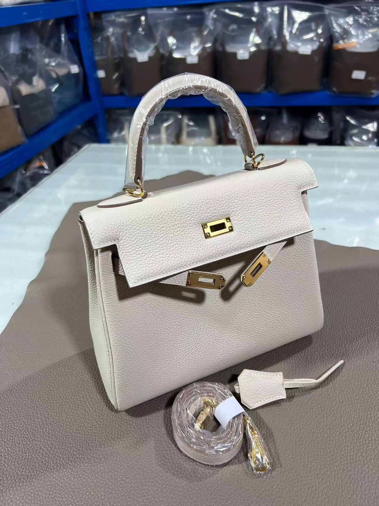 H**mes kelly gold-tone hardware 25 28