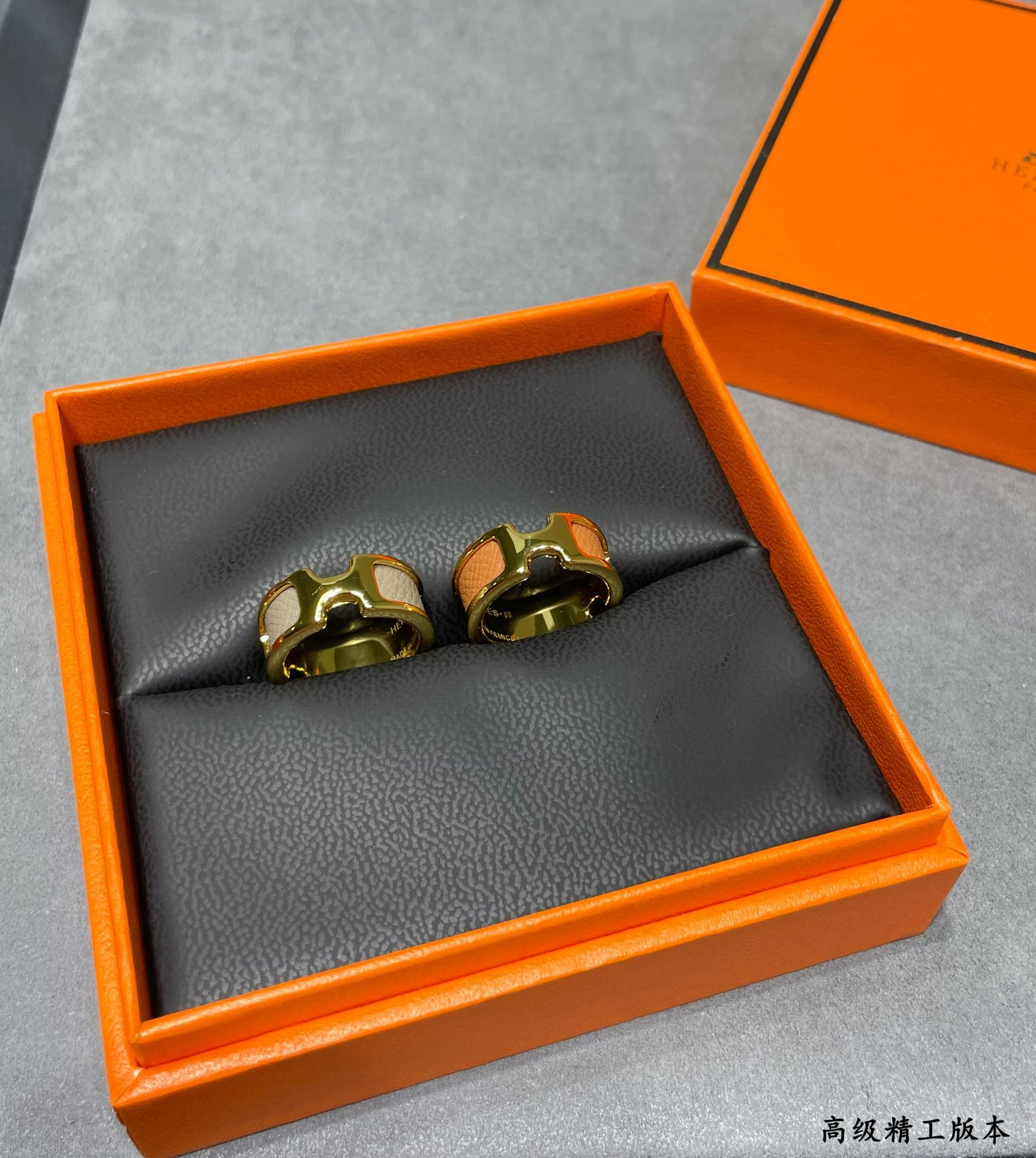 H**mes leather cord ring