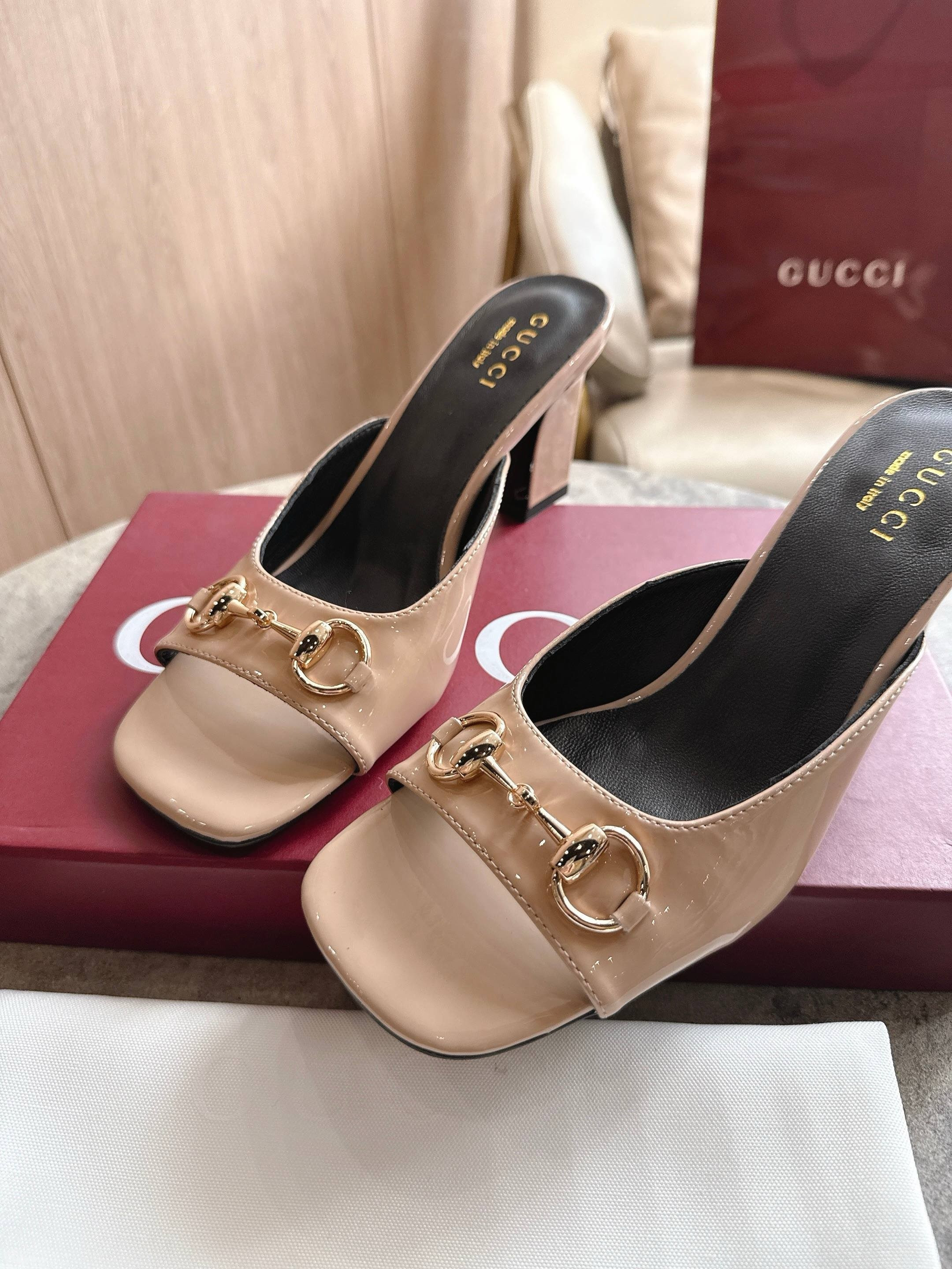 ua G*u*i signora sandals