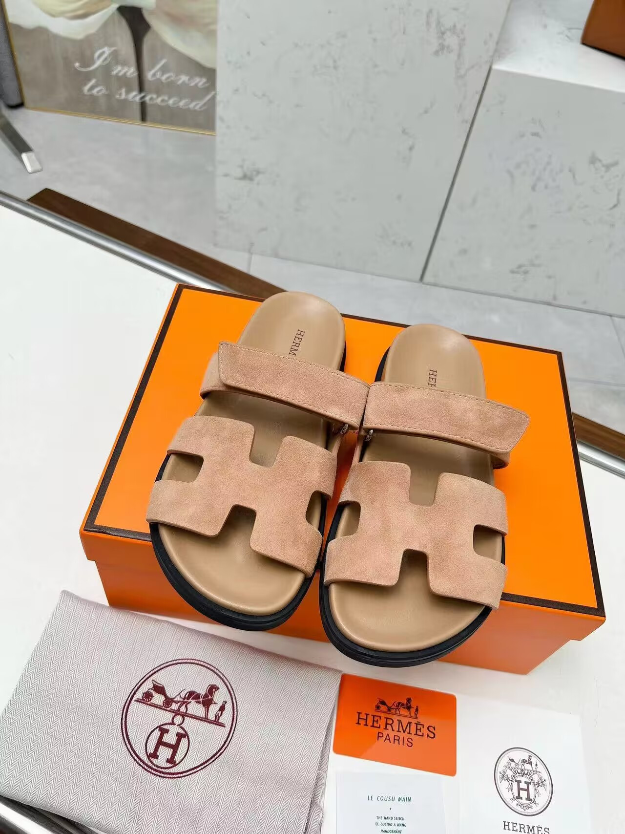 ua H**mes chypre sandal