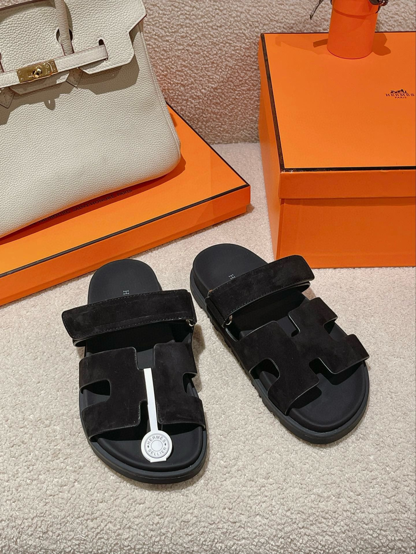 ua H**mes chypre sandal