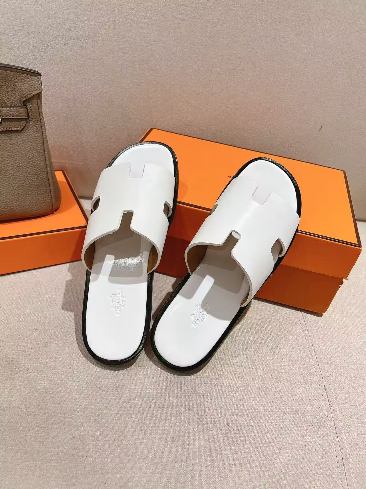 ua H**mes izmir sandal