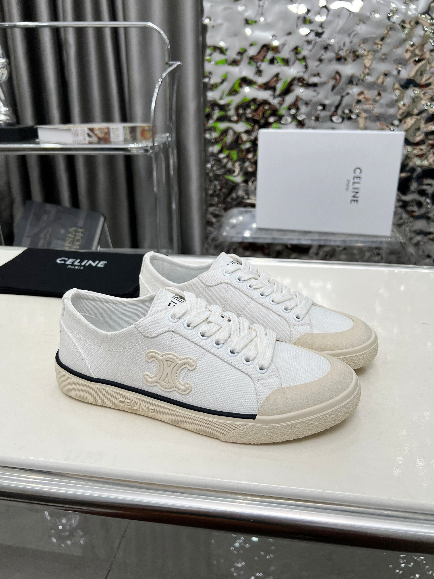 ua Ce**e alan sneakers with triomphe in canvas