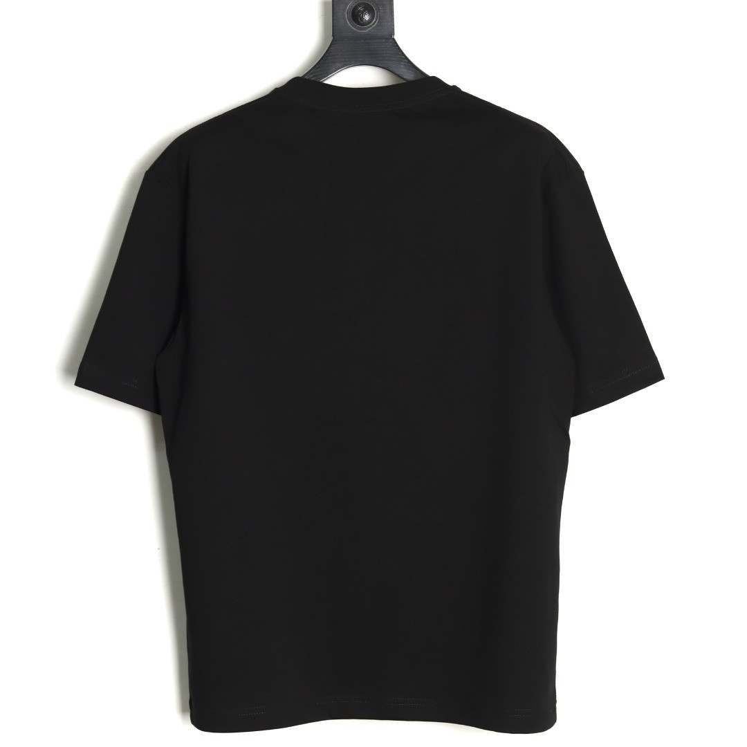 D*or short-sleeved t-shirt