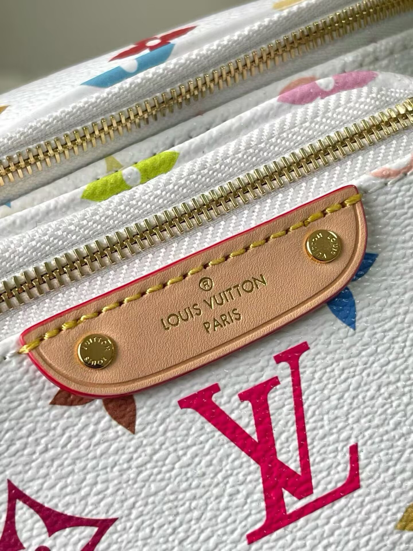 LV x TM Mini Bumbag M00130 17x12x9.5cm