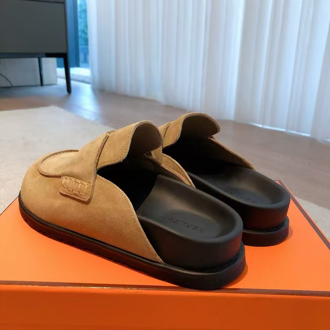 ua H**mes slippers