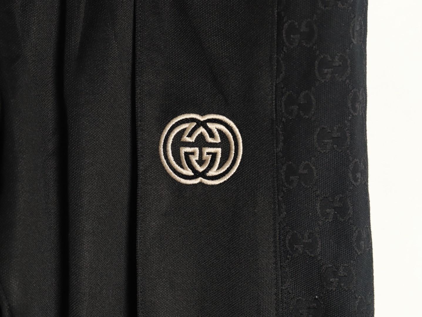 G*u*i 24fw pants suit