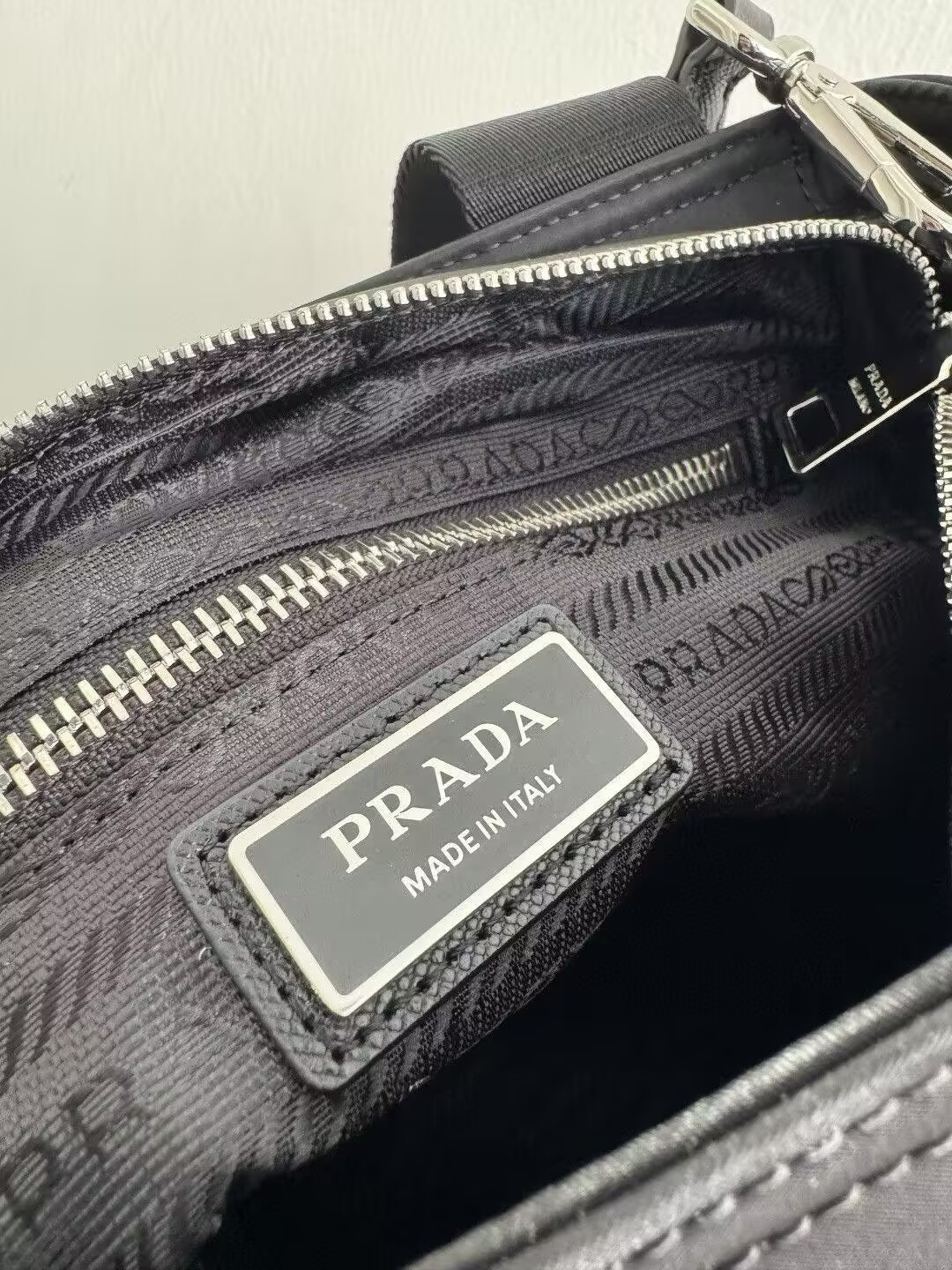 Pra*a re-nylon tote bag 22x26x13cm