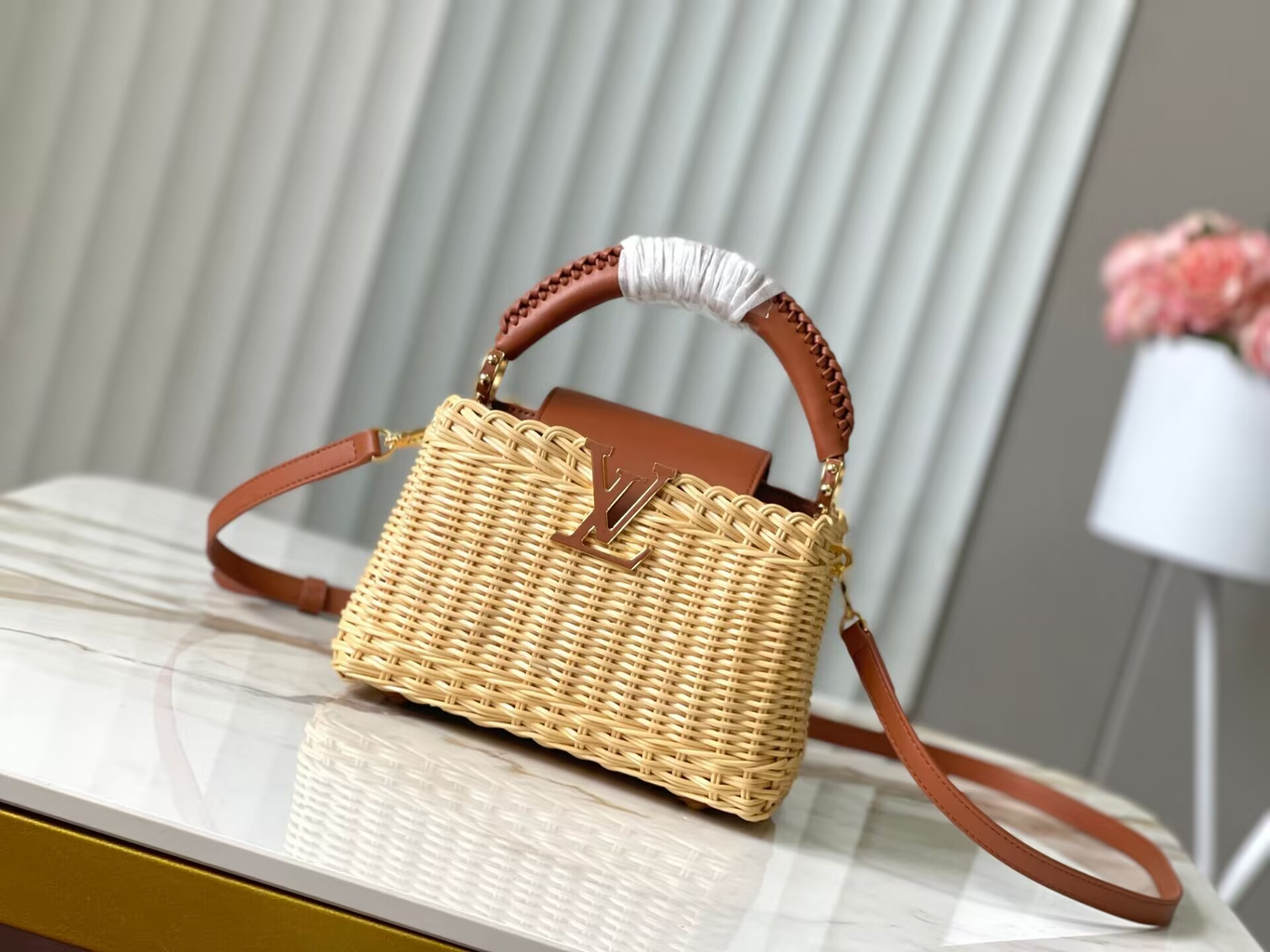 LV Capucines Mini M14365 21x14x8cm