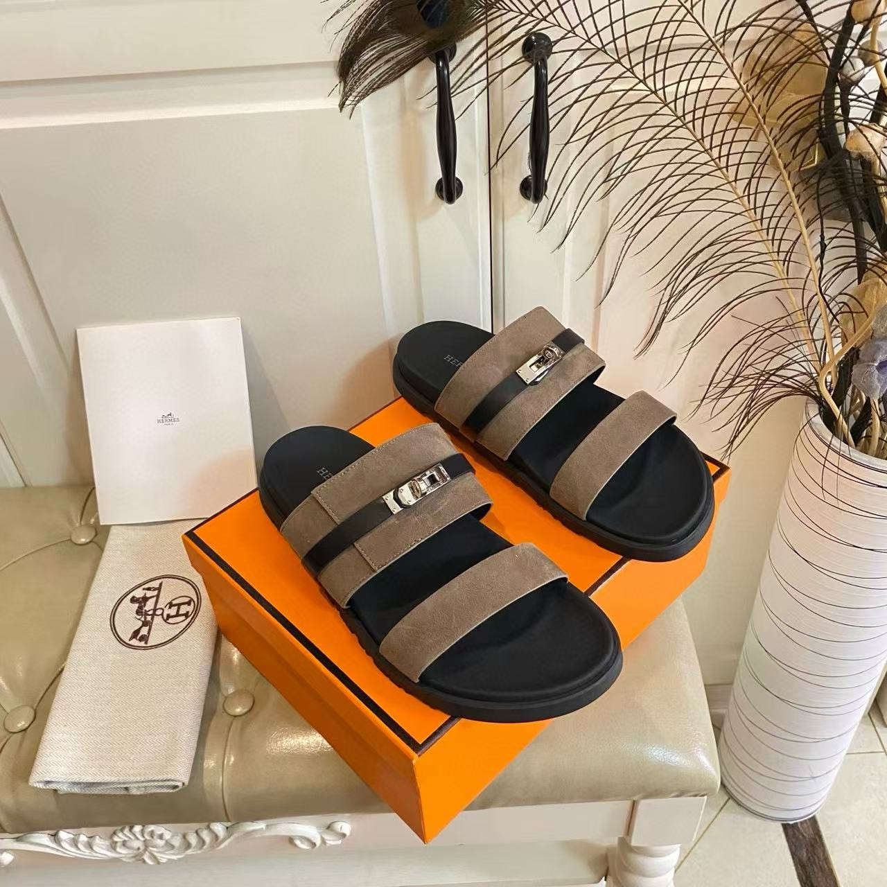 ua H**mes jackson sandal