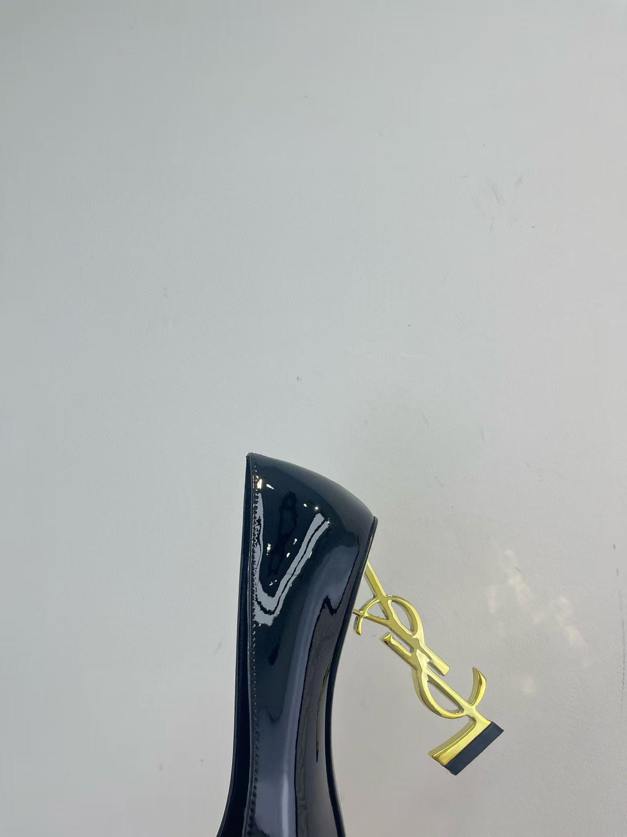 ua Y*L shoes