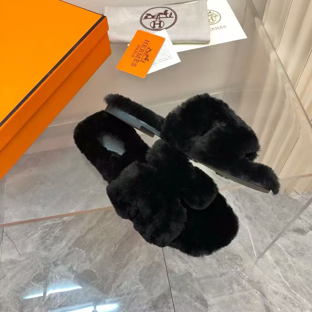 ua H**mes chypre sandal