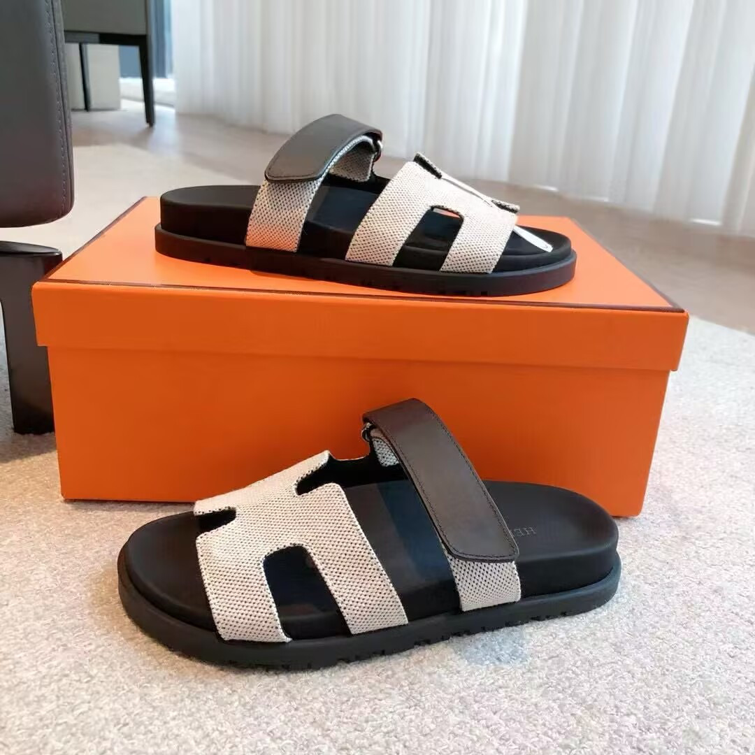 ua H**mes chypre sandal