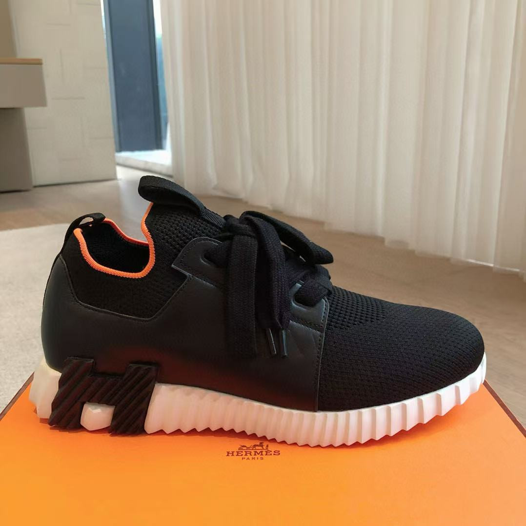 ua H**mes bouncing sneaker