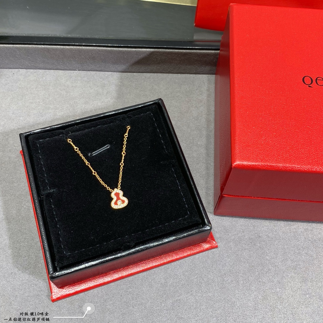 Qee1in mini di*m*nd red gourd necklace