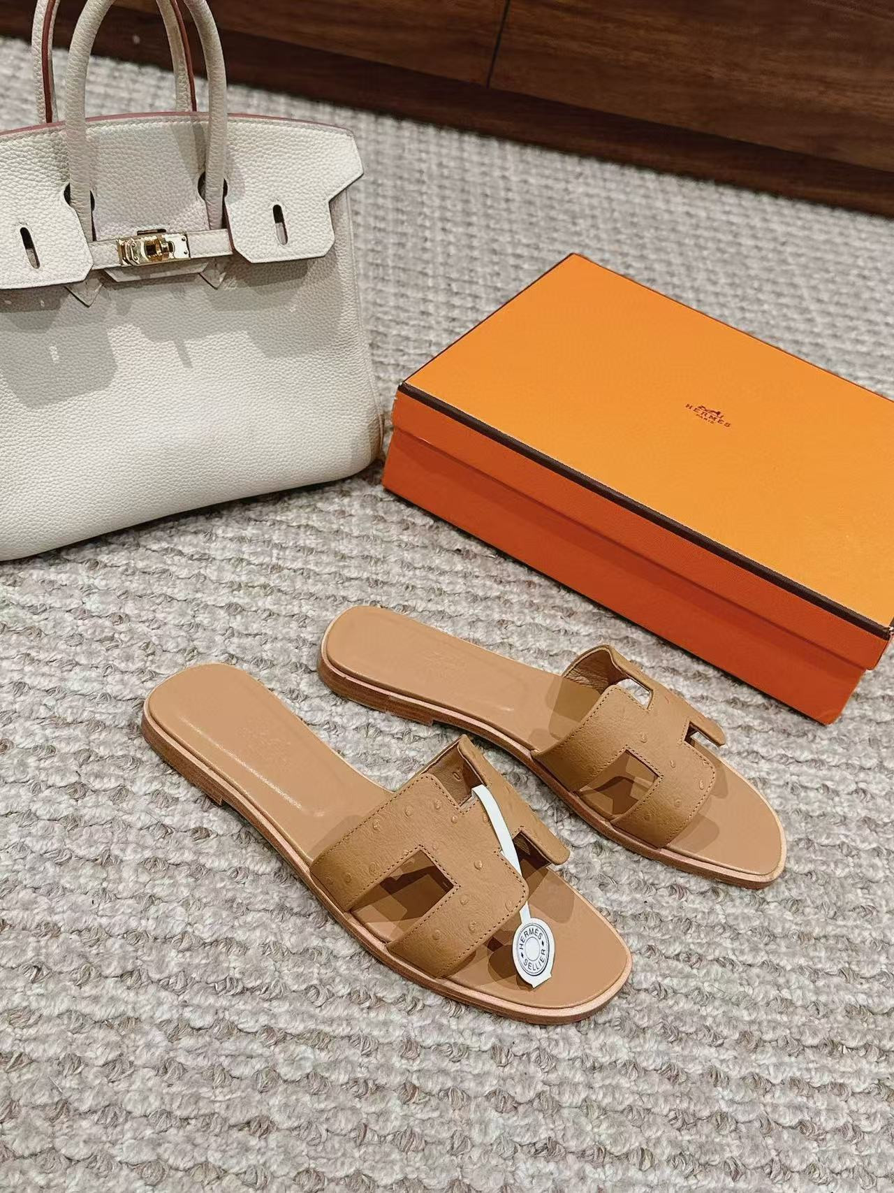 ua H**mes oran sandal