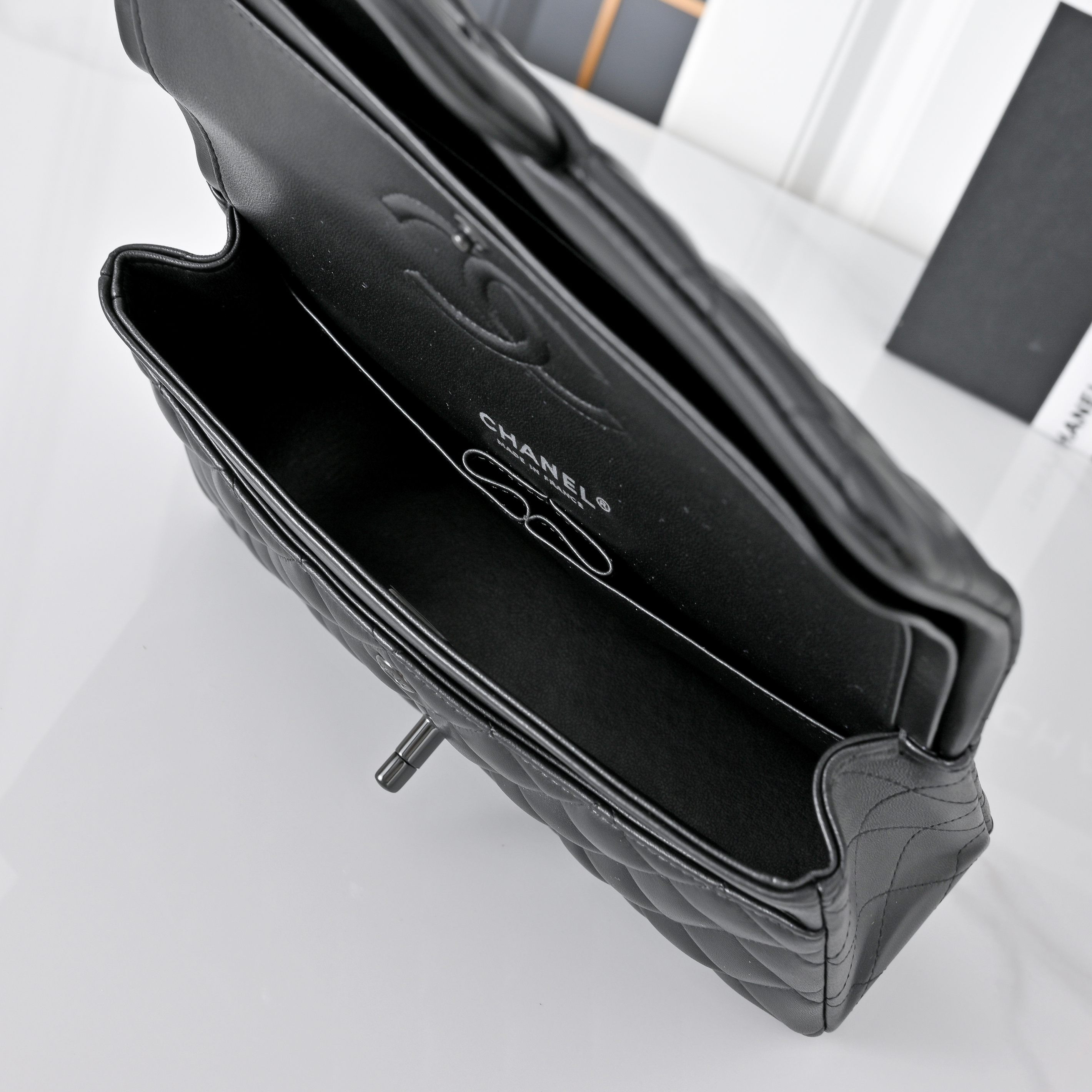 Ch*el classic flap handbag a01113 23x14.5x6cm