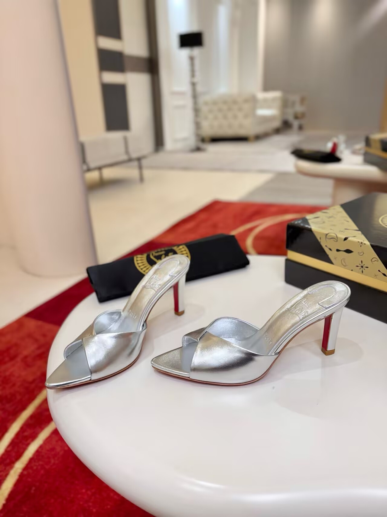 ua Ch**an louboutin me dolly mules 8.5cm heel