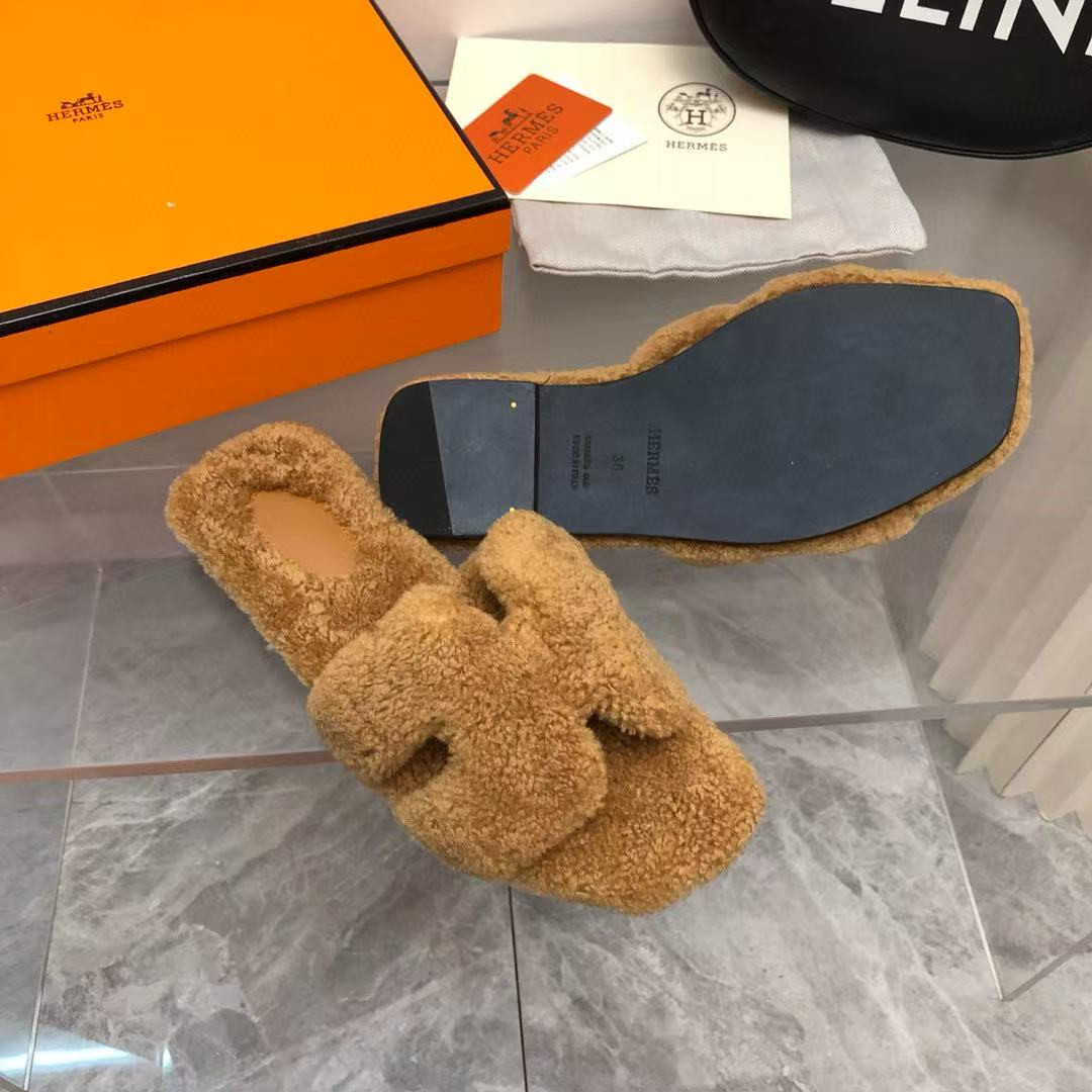 ua H**mes oran sandal