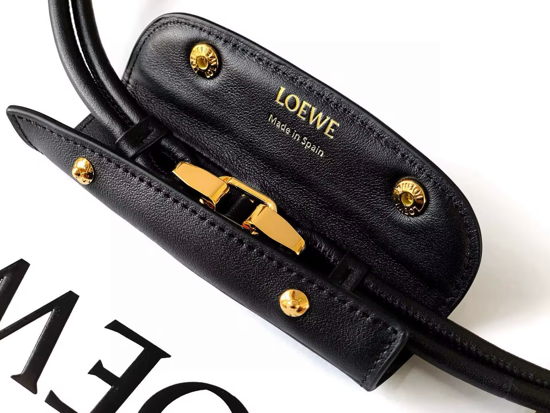 l0ew* large madrid bag in S*pple calfskin 33x24x12.5cm