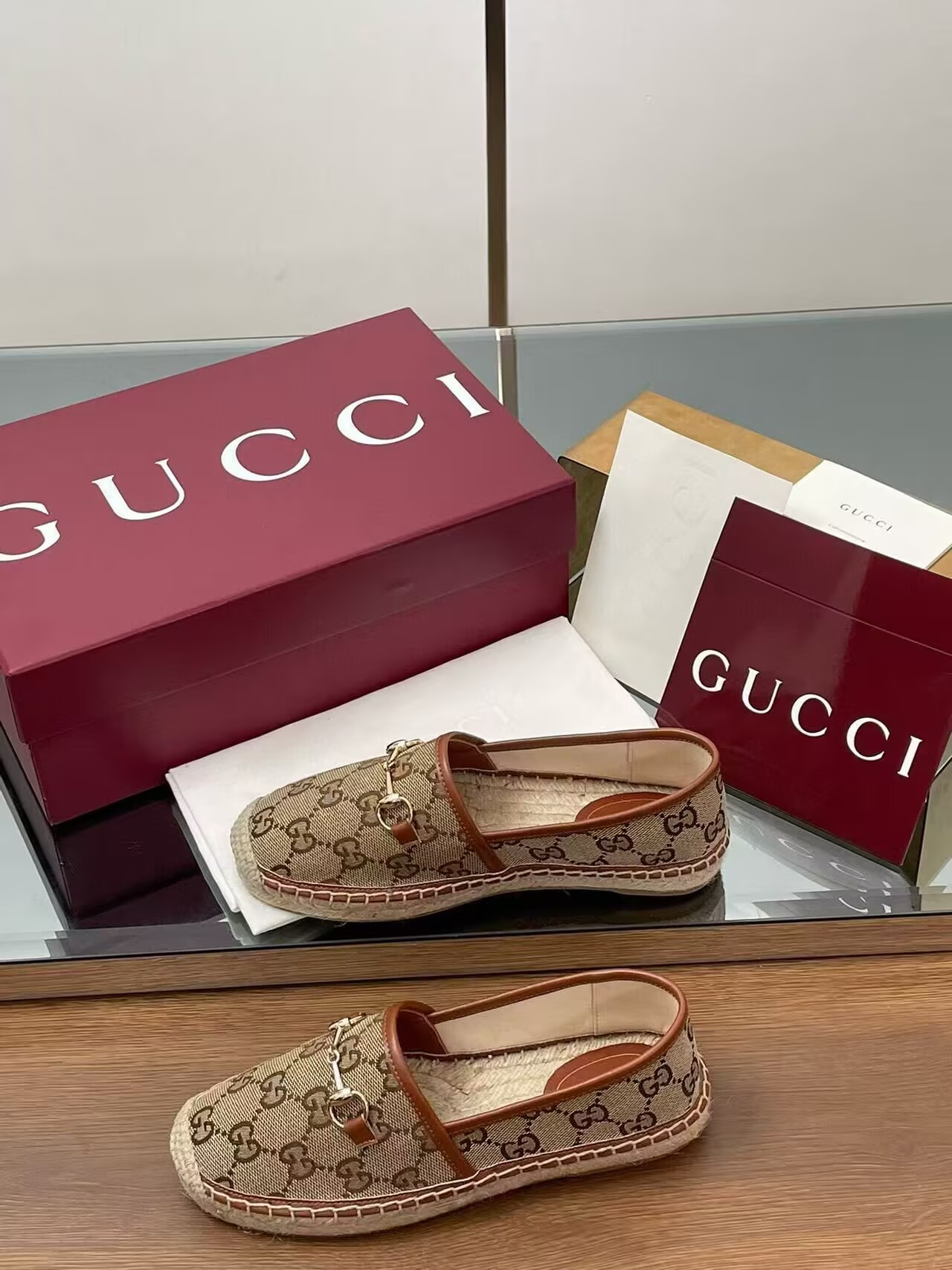 ua G*u*i espadrilles women