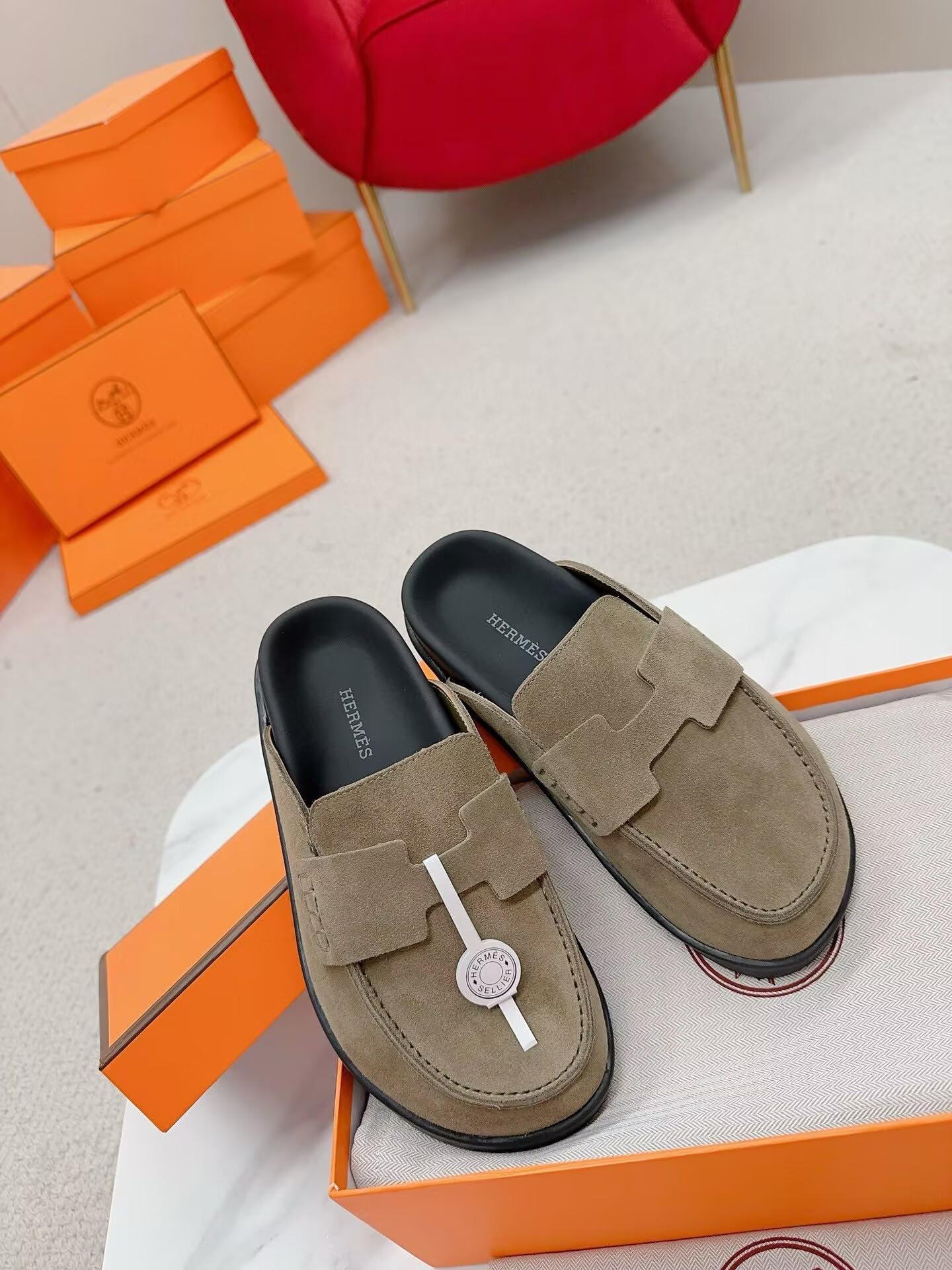 ua H**mes slippers