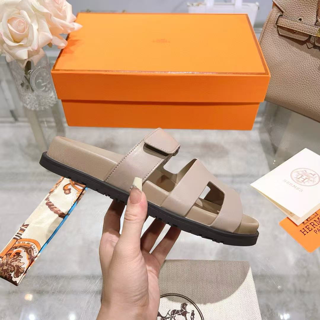 ua H**mes chypre sandal