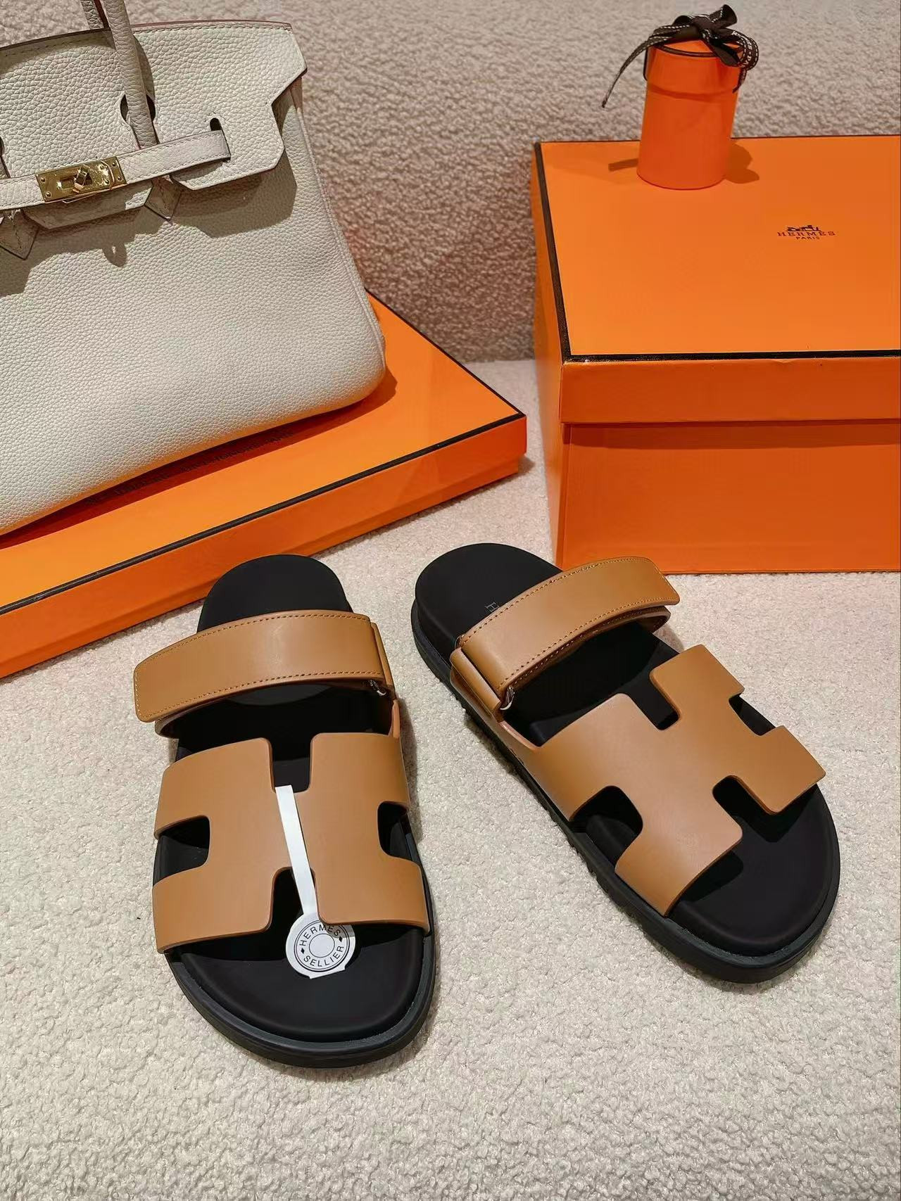ua H**mes chypre sandal