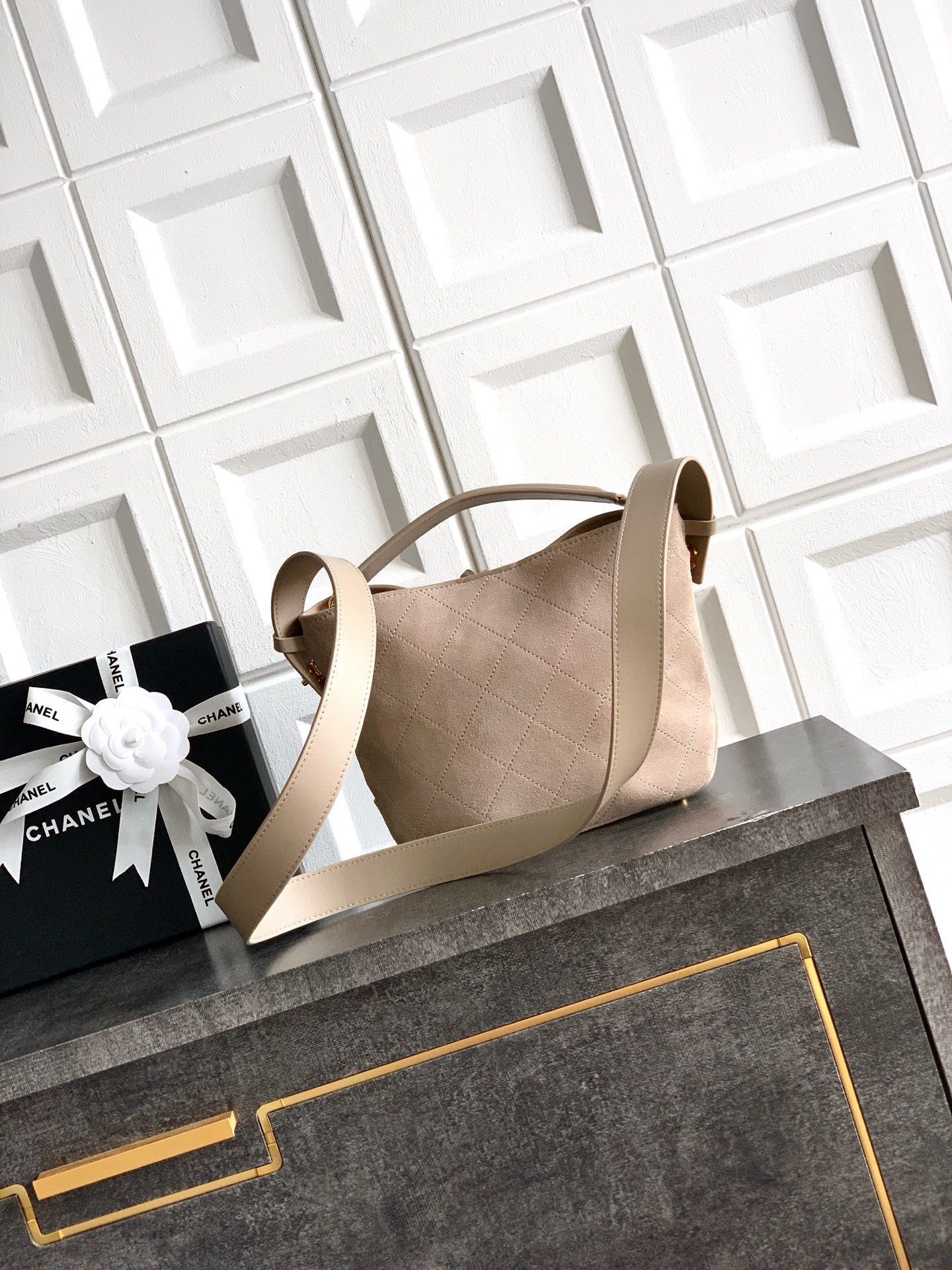 Ch*el bucket bag 20x11x18cm