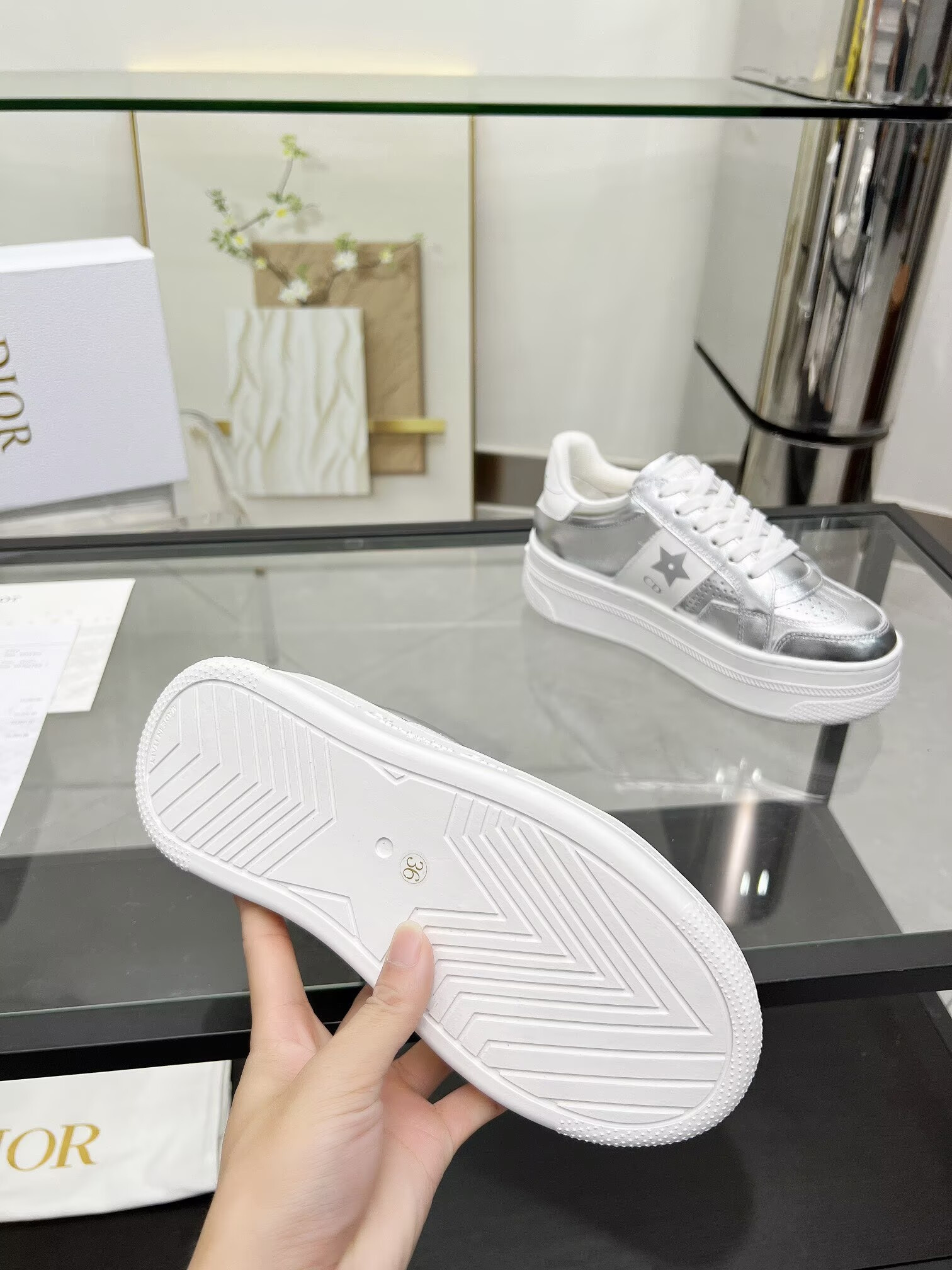 ua D*or star platform sneaker