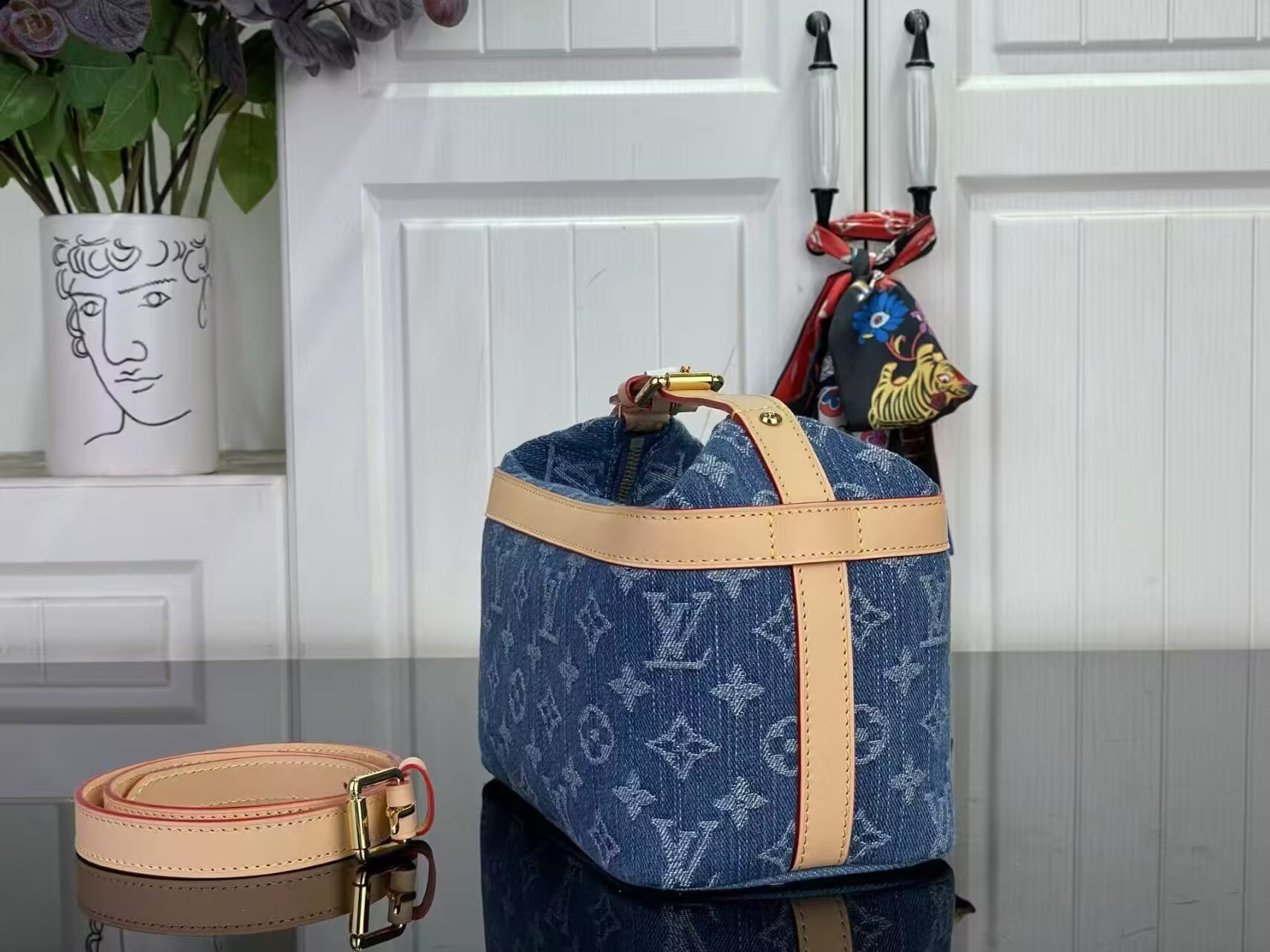 LV Monogram Cruiser Toiletry Hand Bag M27945 22x13.5x12cm