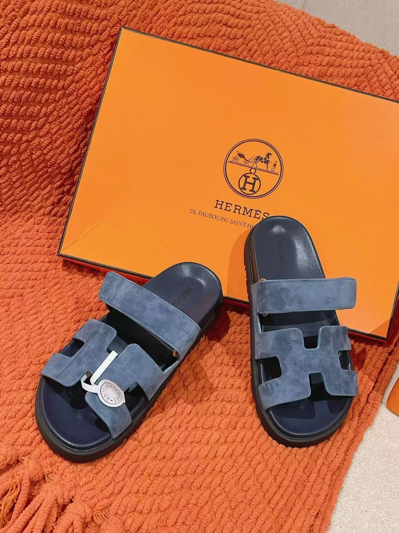 ua H**mes chypre sandal
