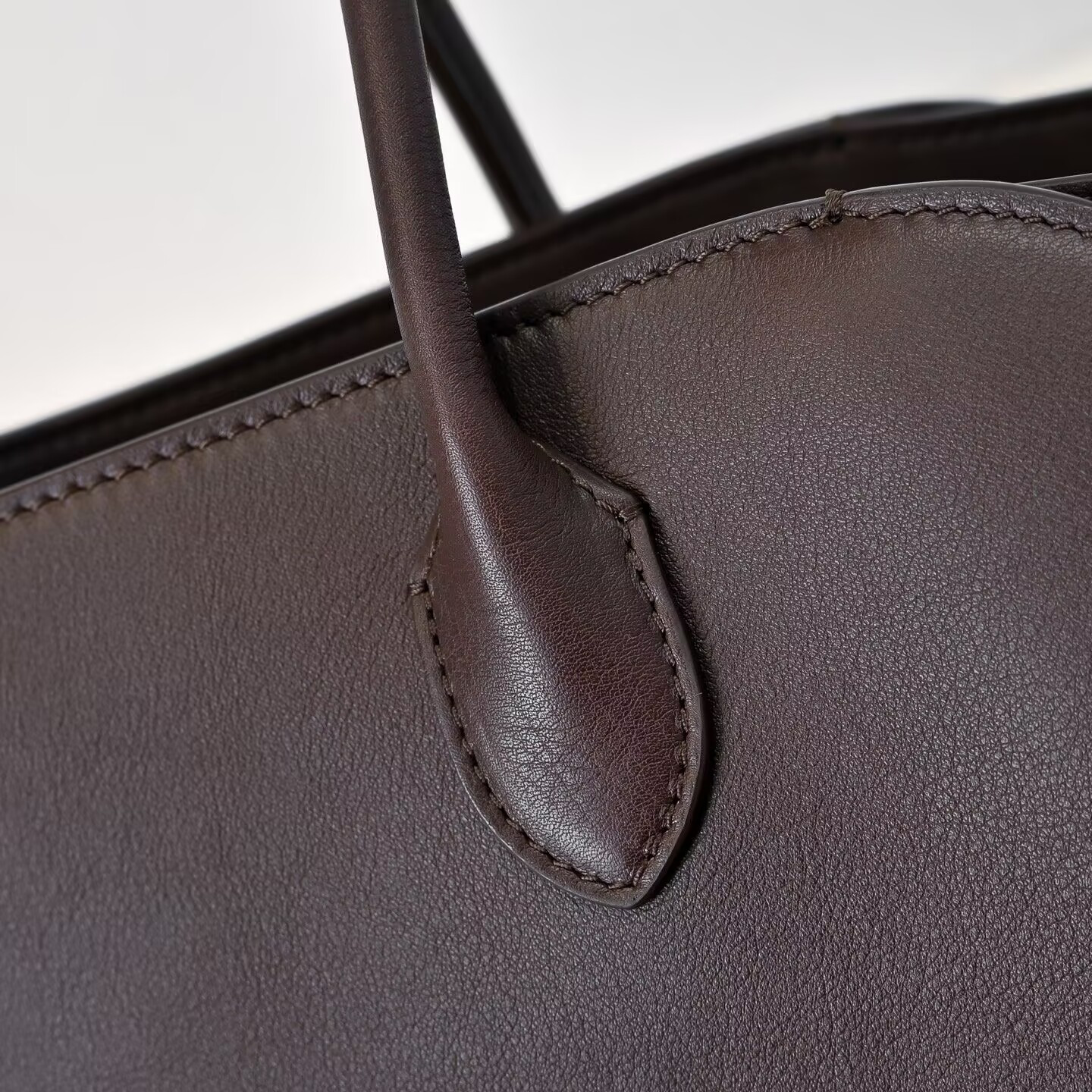 T*e R0w marlo bag in leather 35.5x16x26cm