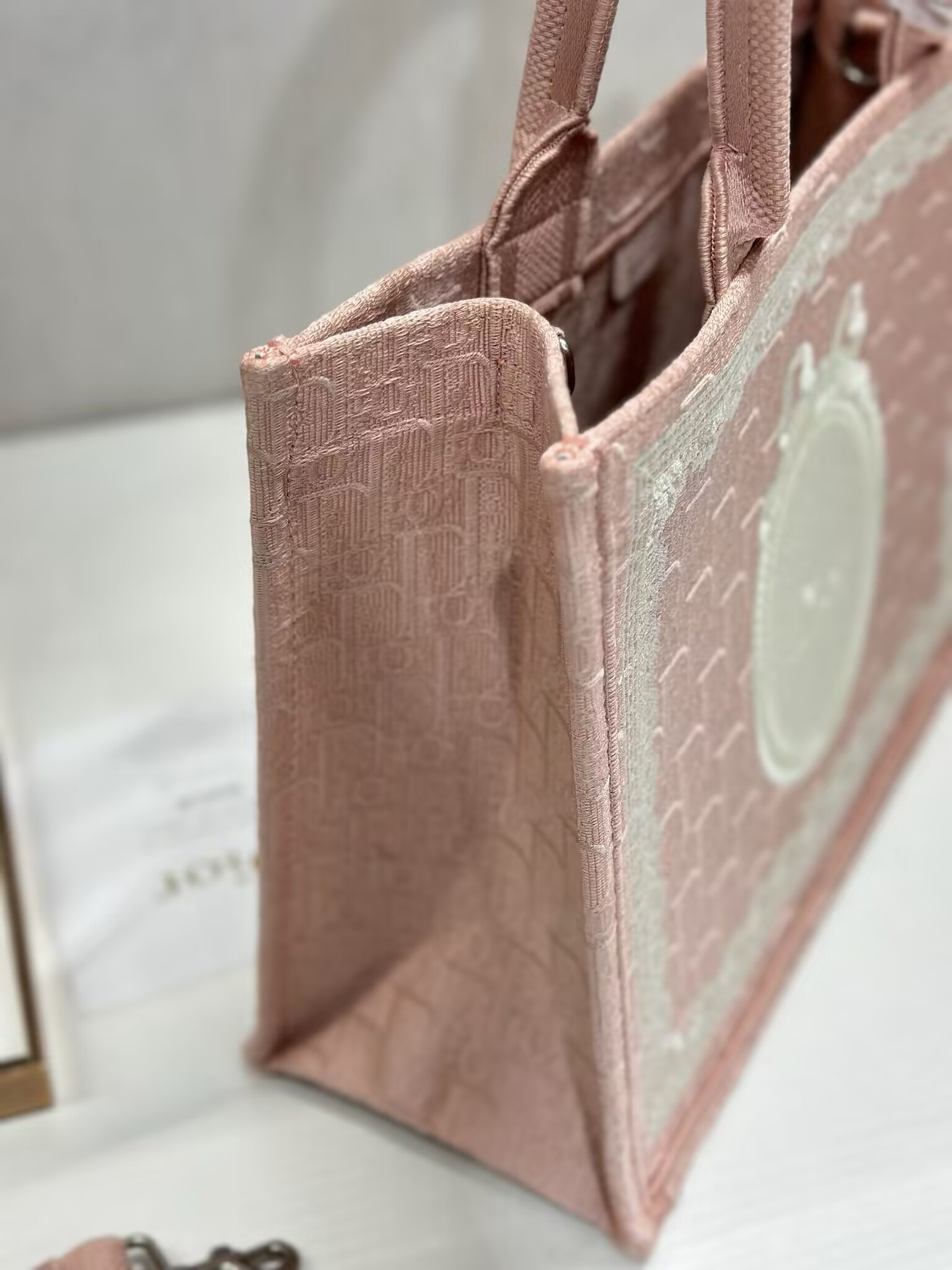 D*or book tote bag 36x27x16cm