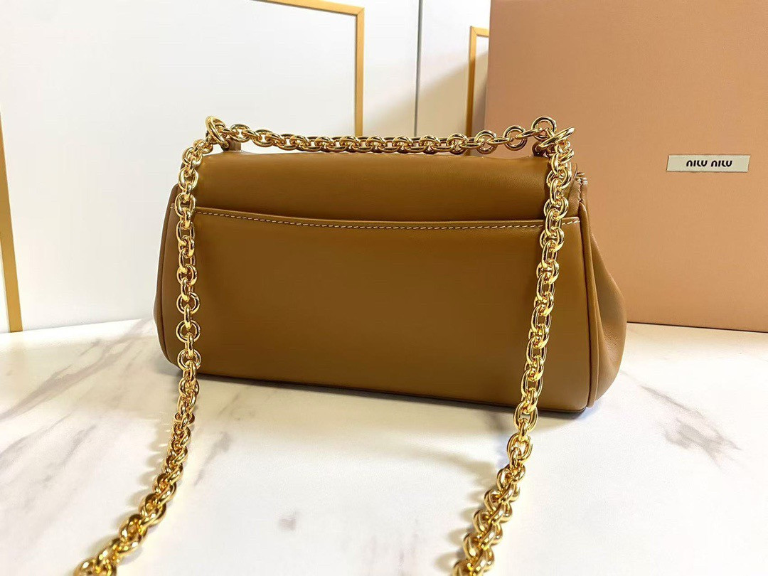 M1v M1v leather shoulder bag 13.5x24x9cm