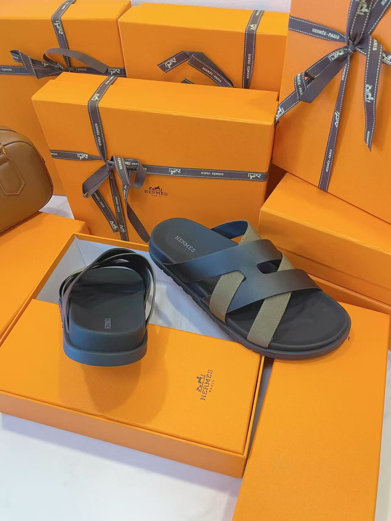 ua H**mes kazimir sandal