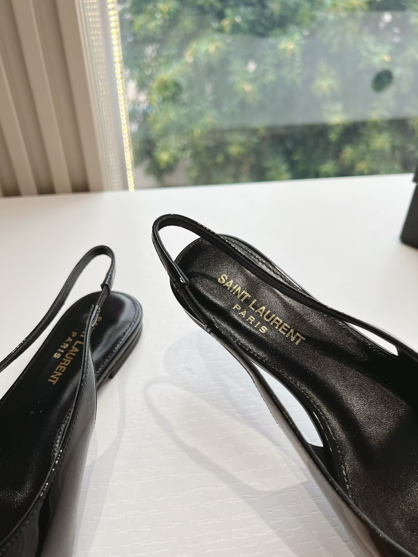 ua y*l Sa**t Lau*nt slingback