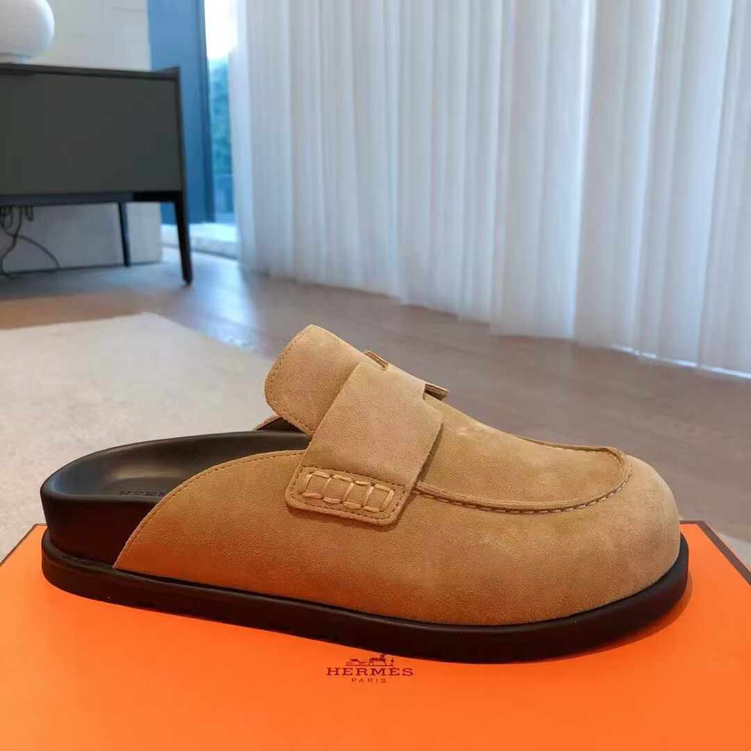 ua H**mes slippers