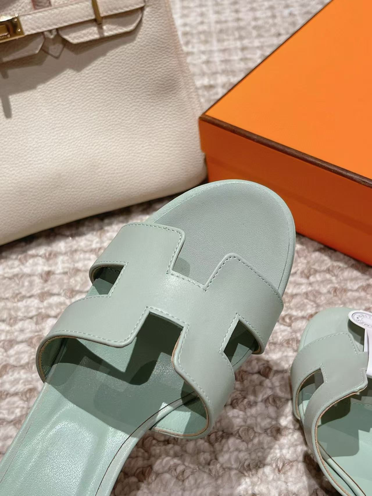 ua H**mes oasis sandal