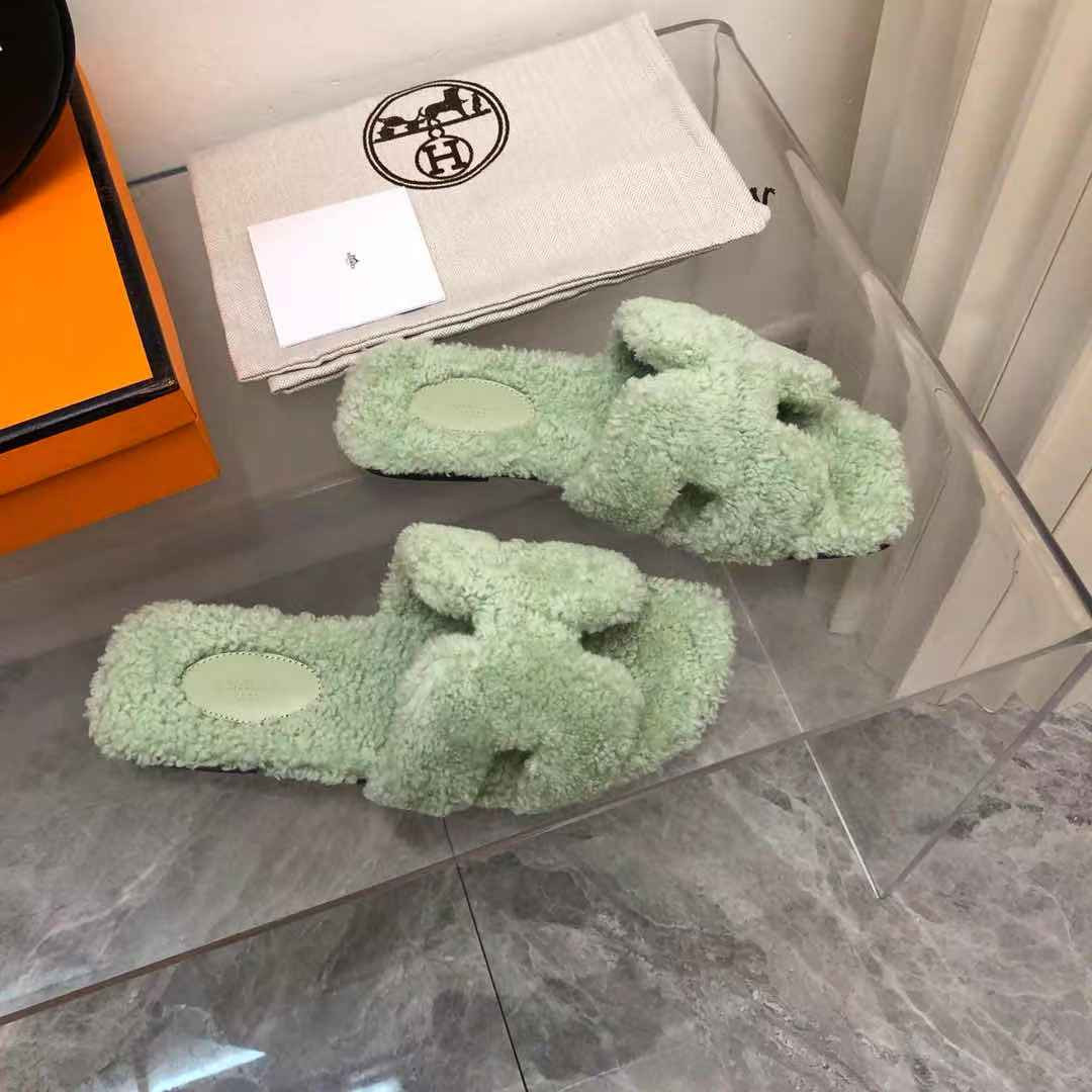 ua H**mes oran sandal