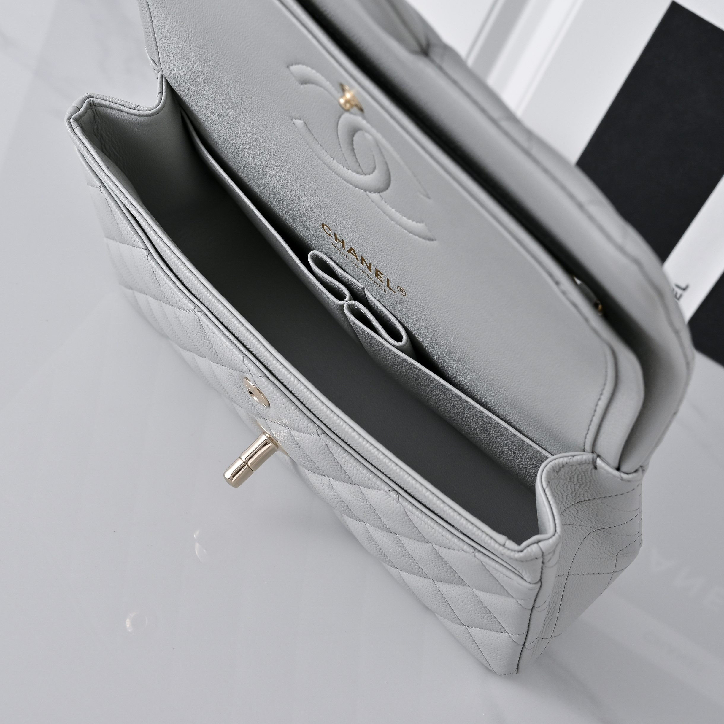 Ch*el classic flap handbag light grey with light gold hardware and caviar leather a01113 23x14.5x6cm