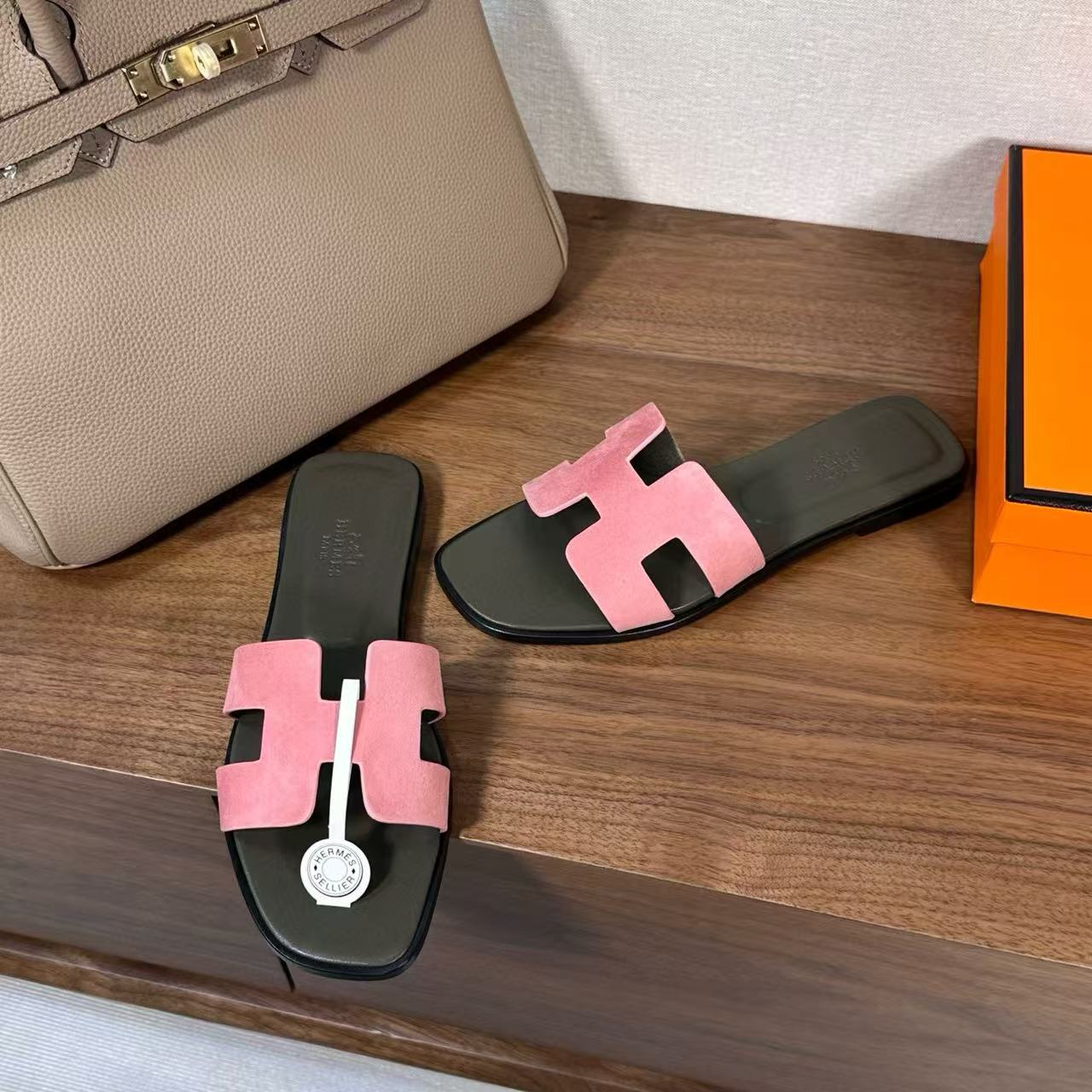 ua H**mes oran sandal