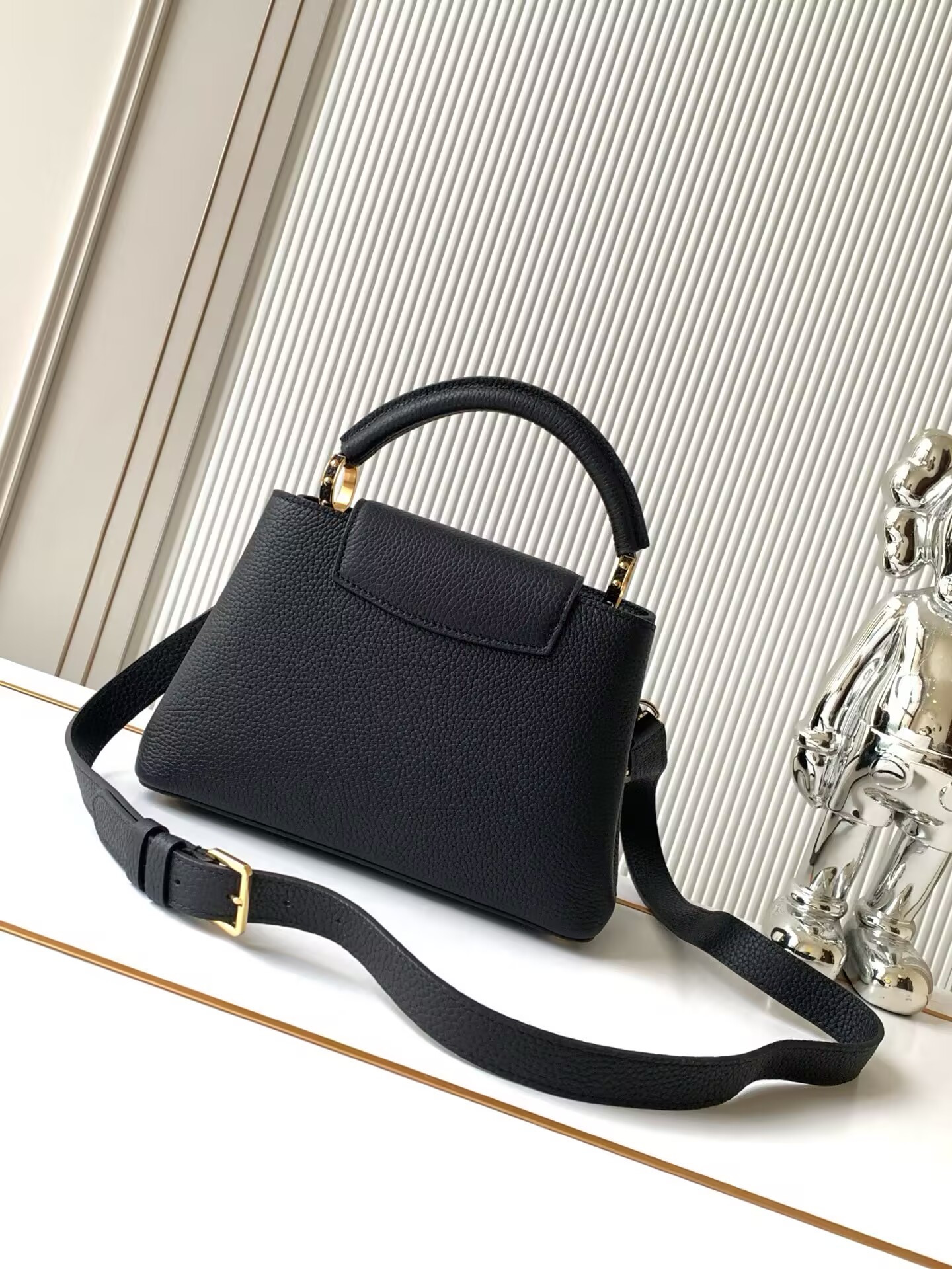 LV Capucines BB M12345 27x17.3x9cm